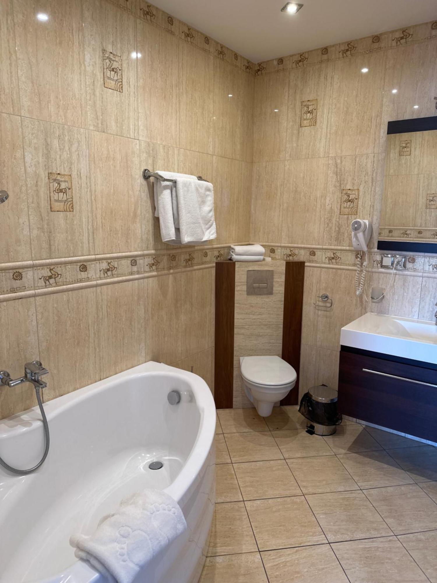 Diament I Brylant Hotel Rawicz Kültér fotó