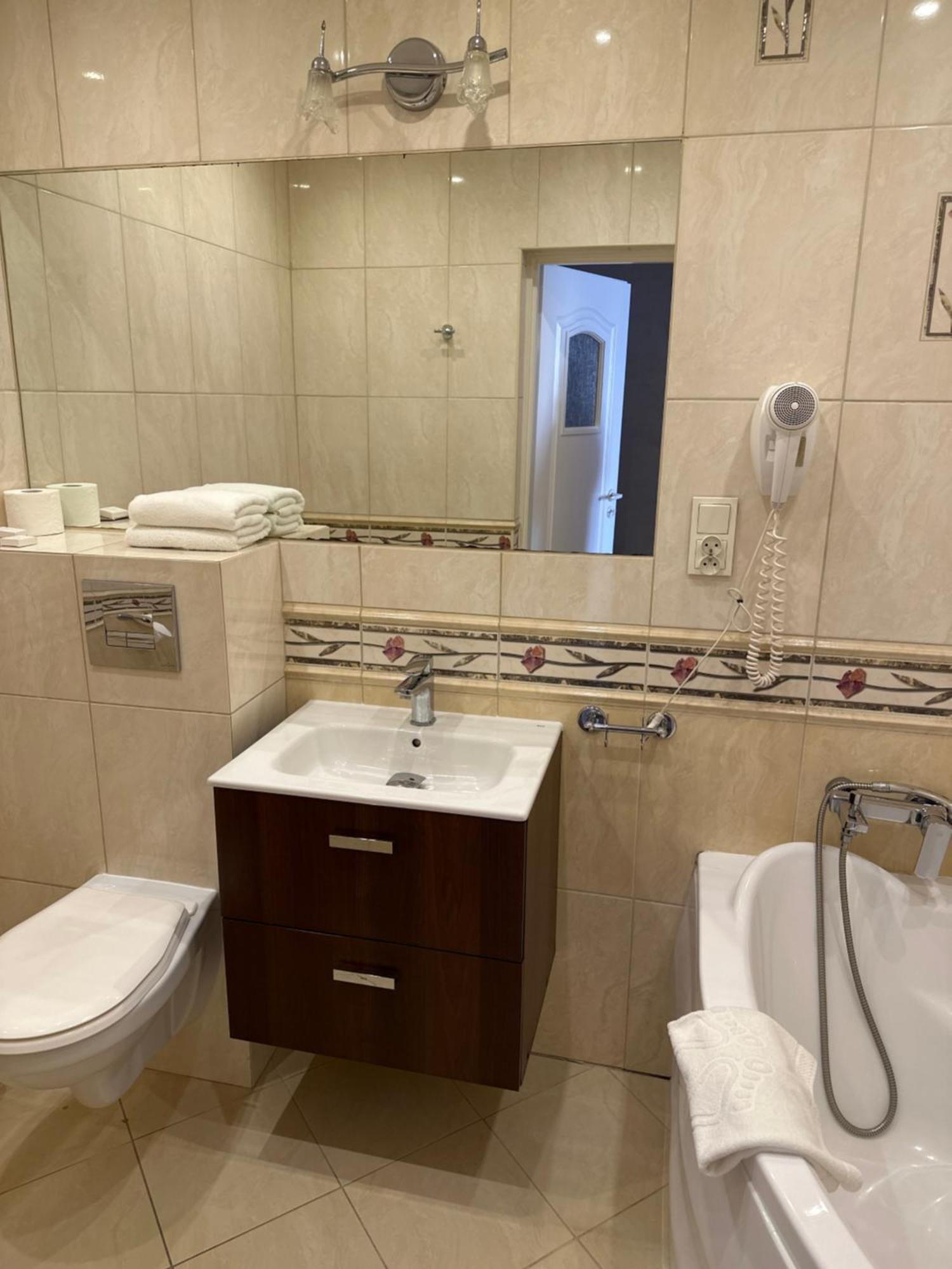 Diament I Brylant Hotel Rawicz Kültér fotó